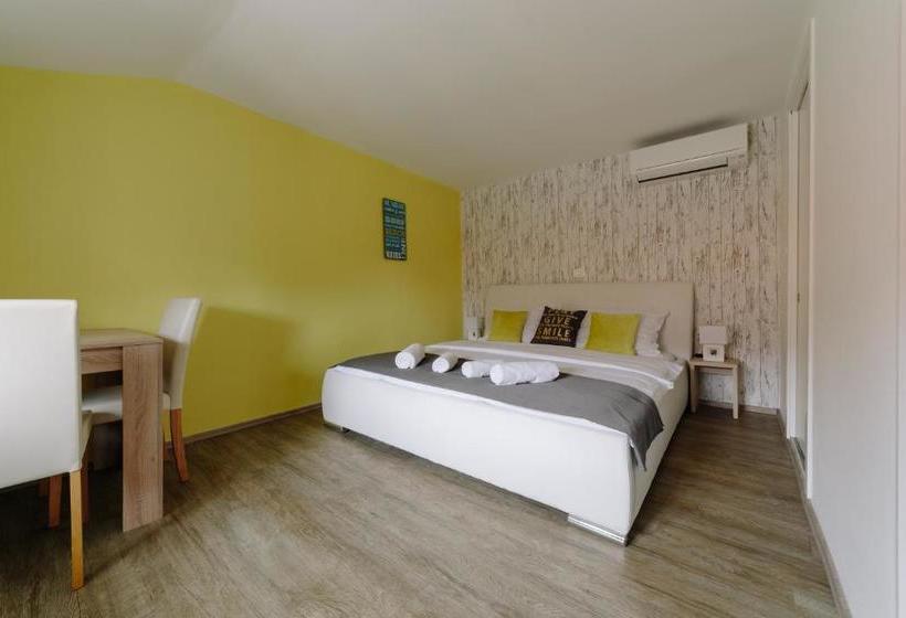 پانسیون Piranika