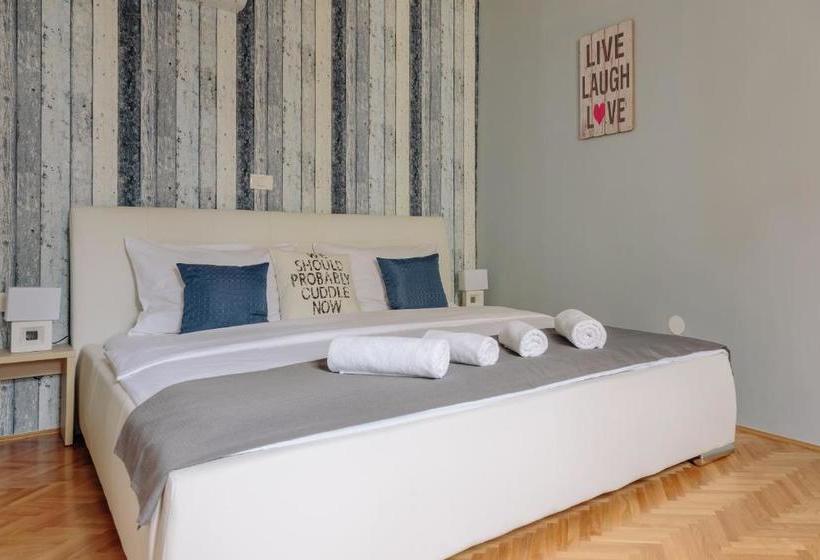 پانسیون Piranika