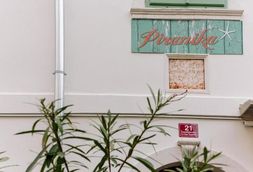 پانسیون Piranika