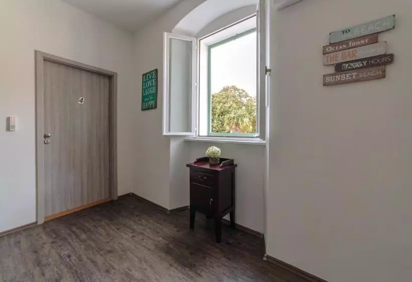 پانسیون Piranika