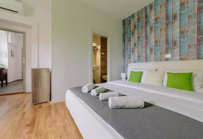 پانسیون Piranika