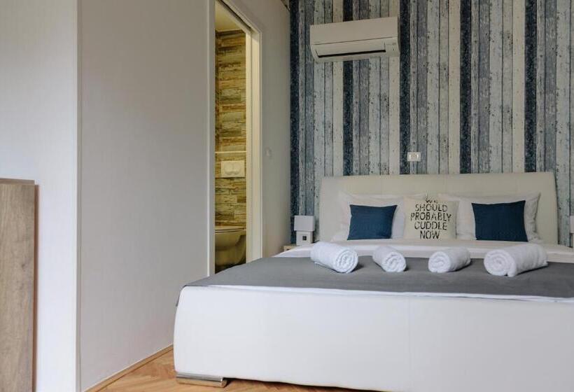 پانسیون Piranika