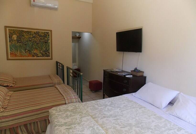 پانسیون Pousada Amoedo