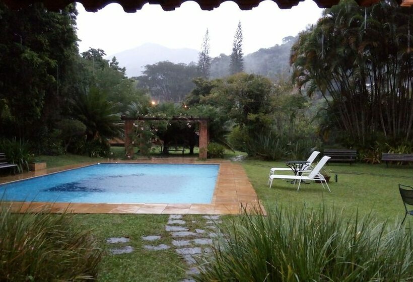 پانسیون Pousada Amoedo