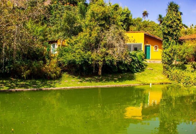 پانسیون Pousada Amoedo