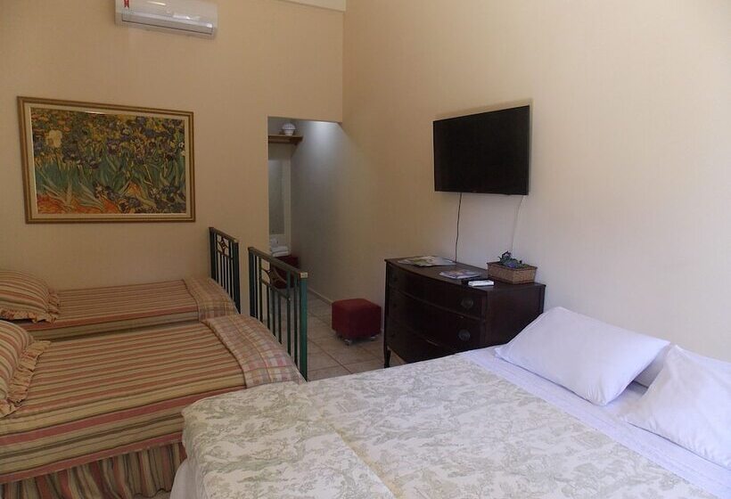 پانسیون Pousada Amoedo