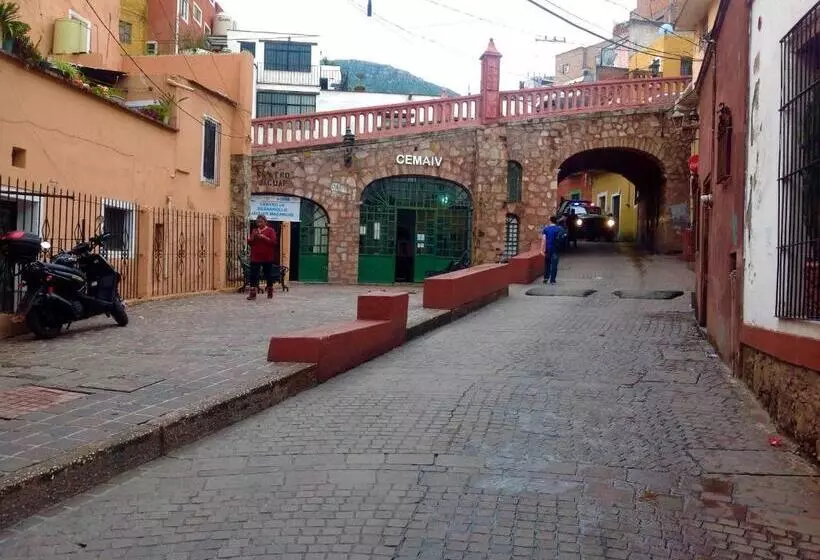 هاستل Las Alamedas Guanajuato
