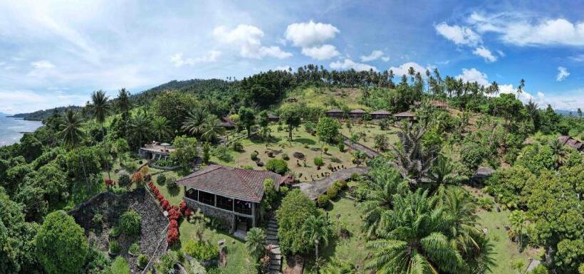 Lumbalumba Resort   Manado