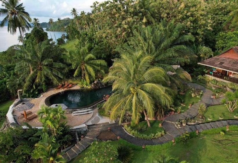 Lumbalumba Resort   Manado