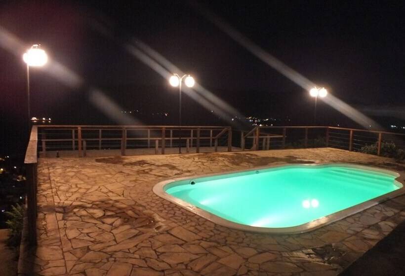 پانسیون Chalés Mirante Altos Ares