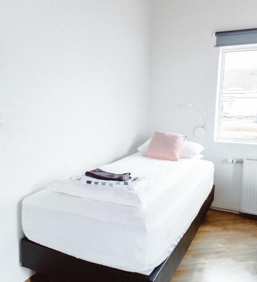 پانسیون Gisting Og Gallerí