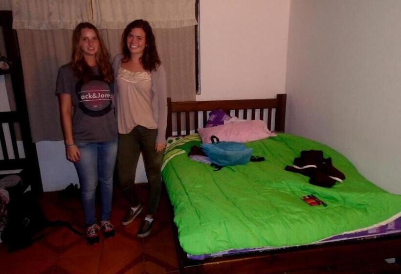 פנסיון Hostal Henrry S