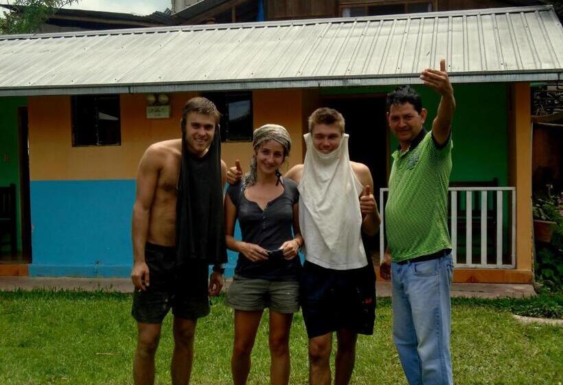 פנסיון Hostal Henrry S