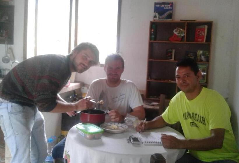 פנסיון Hostal Henrry S