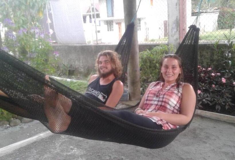 פנסיון Hostal Henrry S