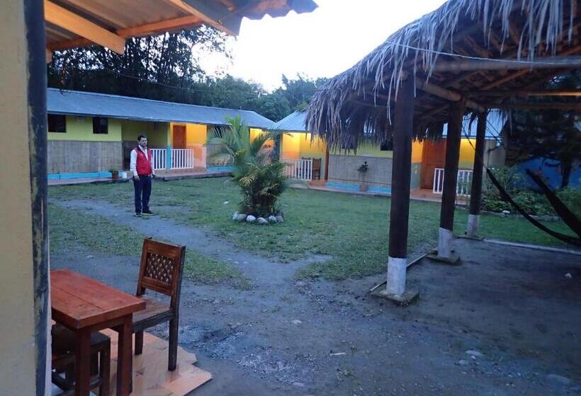 פנסיון Hostal Henrry S