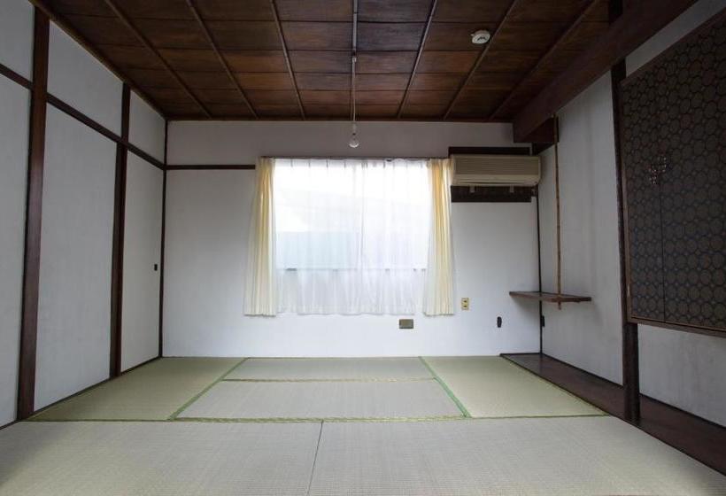 بنسيون Guesthouse Madoka