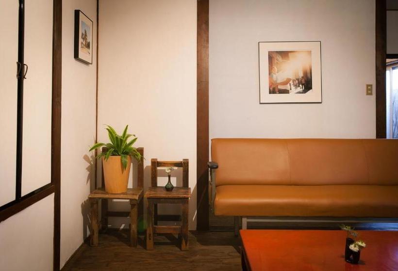 بنسيون Guesthouse Madoka