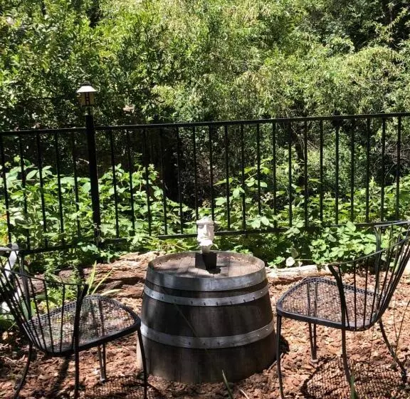 Retkeilymaja Glen Ellen Inn Secret Cottages