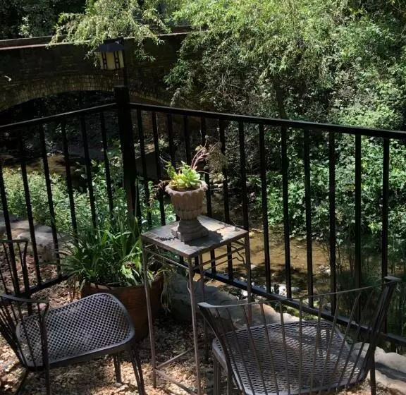 Retkeilymaja Glen Ellen Inn Secret Cottages