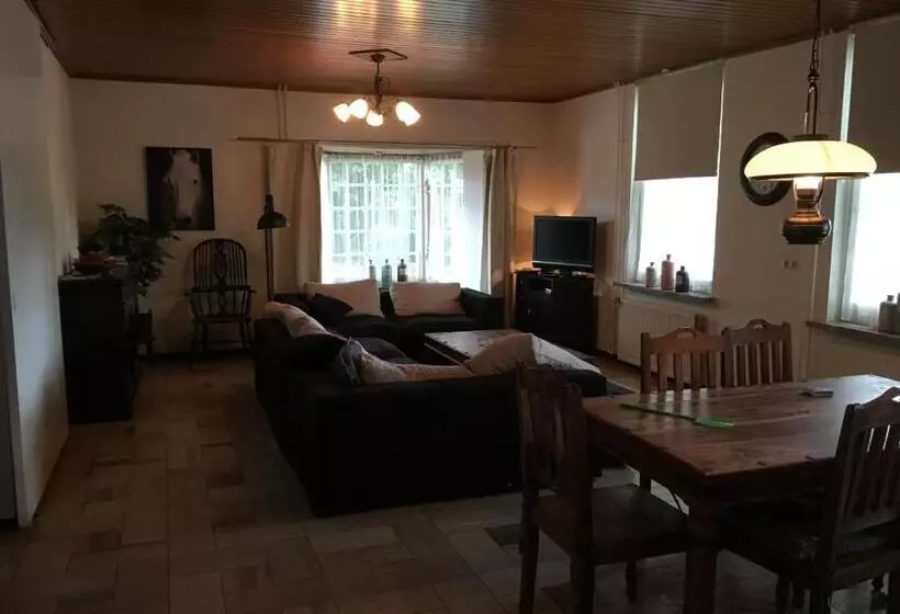 هتل De Distelhoeve