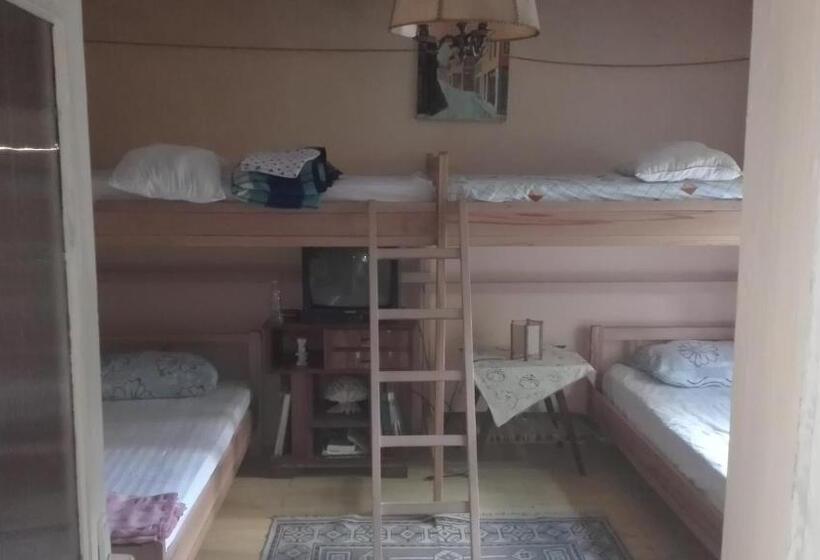 ペンション At Home Hostel