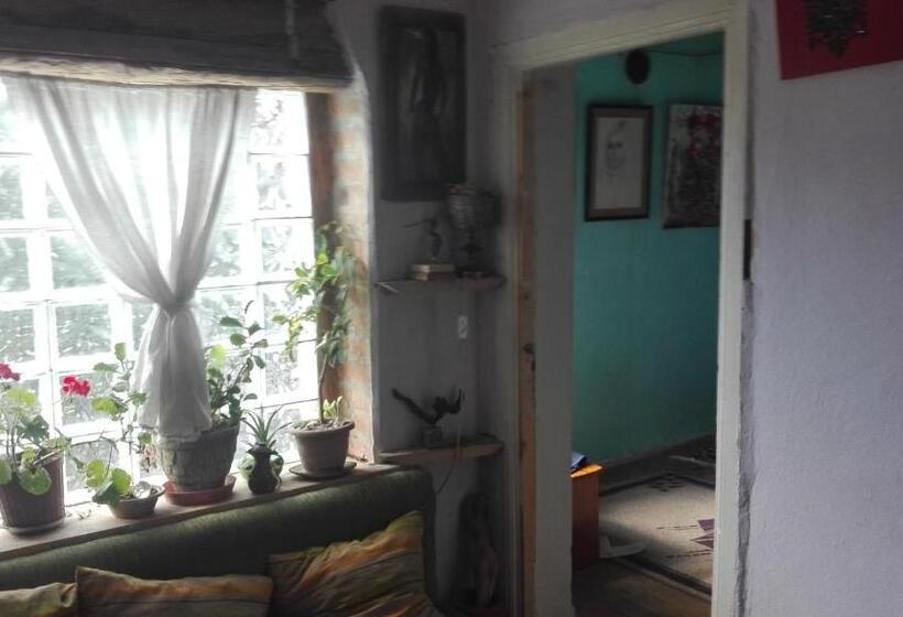 ペンション At Home Hostel