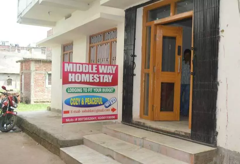 Retkeilymaja Middle Way Home Stay