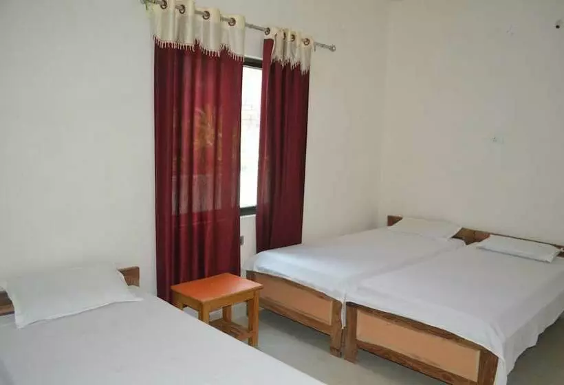 Retkeilymaja Middle Way Home Stay