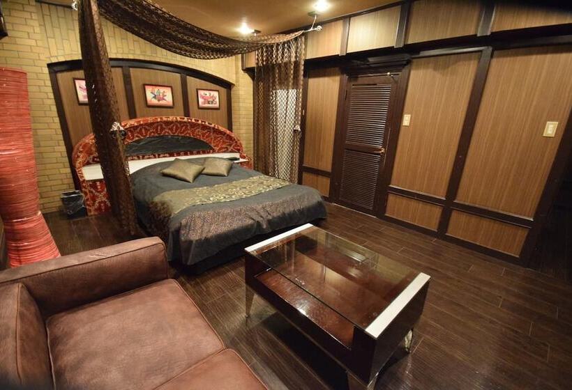 호텔 Nuda By H Seven