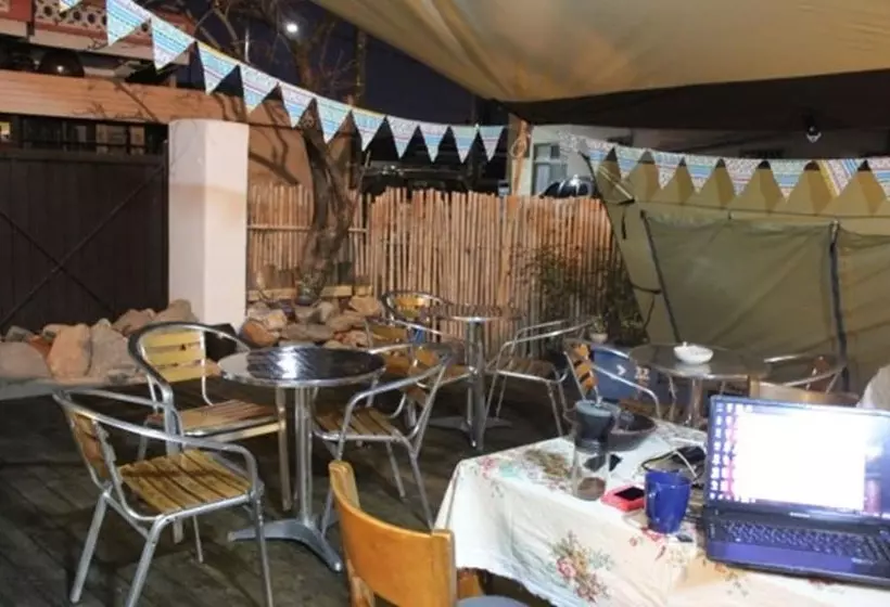 ペンション The Flower Road Guesthouse Hostel