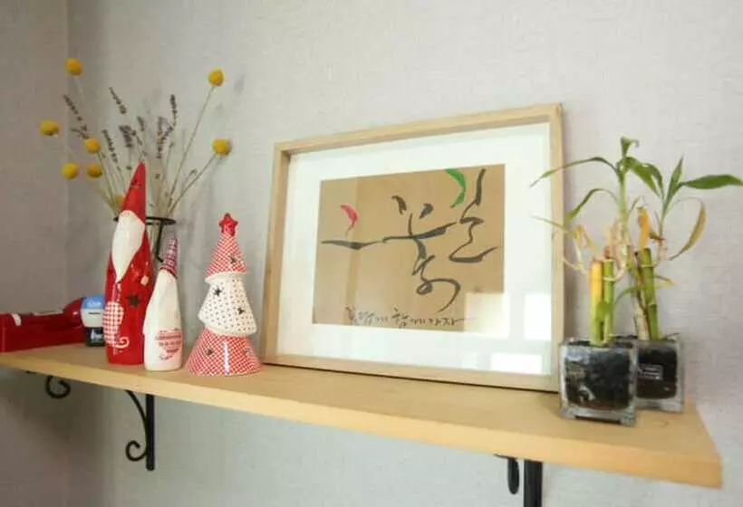 ペンション The Flower Road Guesthouse Hostel