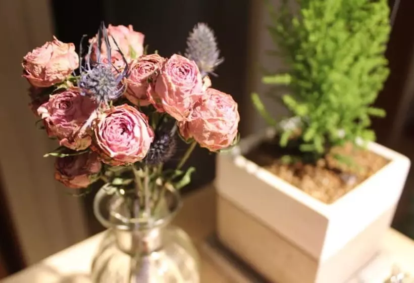 ペンション The Flower Road Guesthouse Hostel