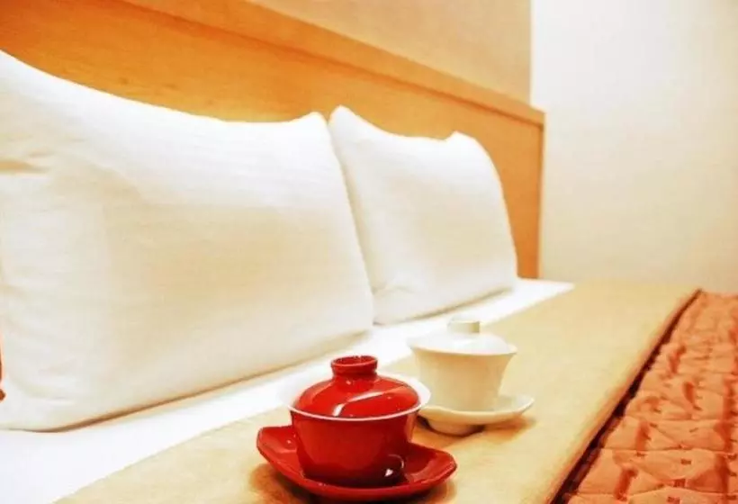 هاستل Red Cabin Inn