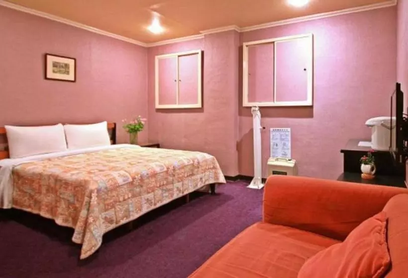 هاستل Red Cabin Inn