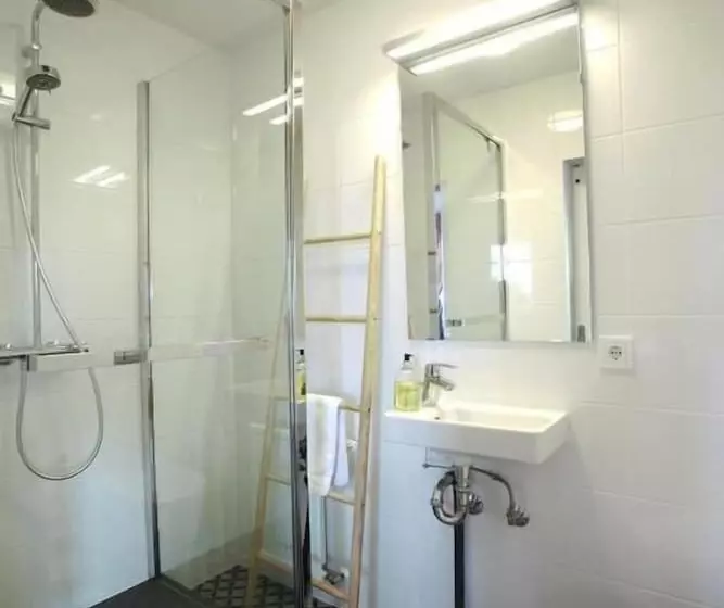 پانسیون Brimslóð Atelier Guesthouse