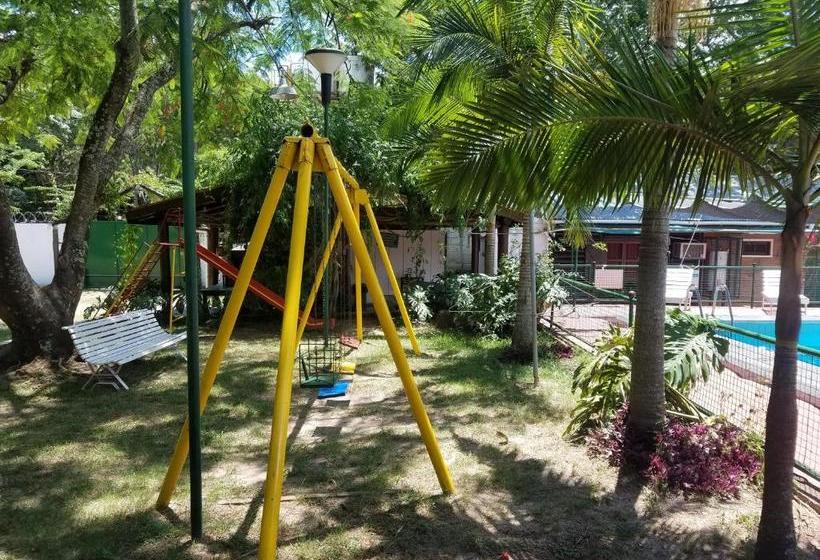 Panzió Cabañas Los Troncos