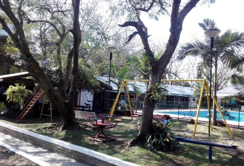 Panzió Cabañas Los Troncos