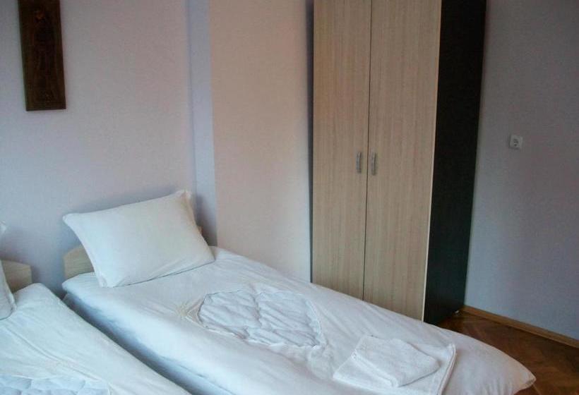 پانسیون Guest House Lilly