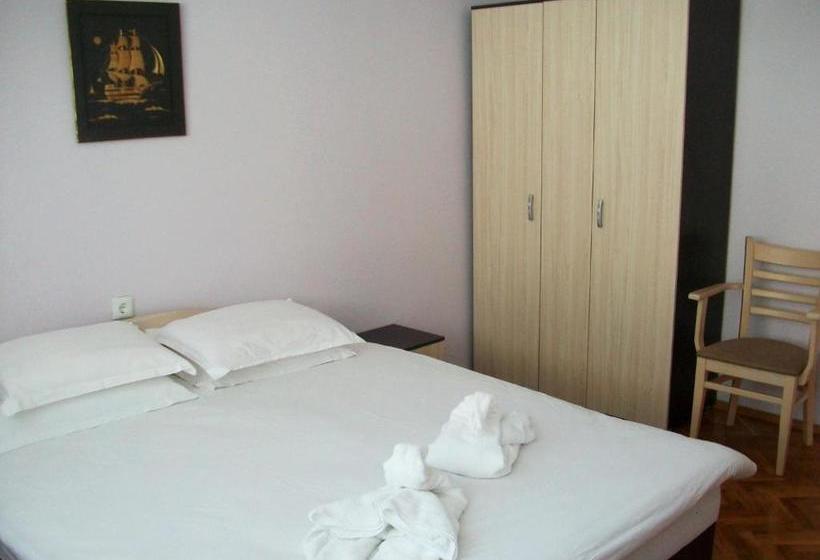 پانسیون Guest House Lilly