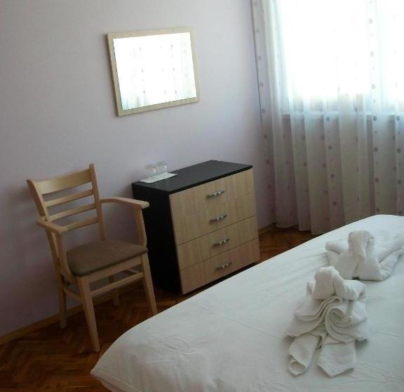 پانسیون Guest House Lilly