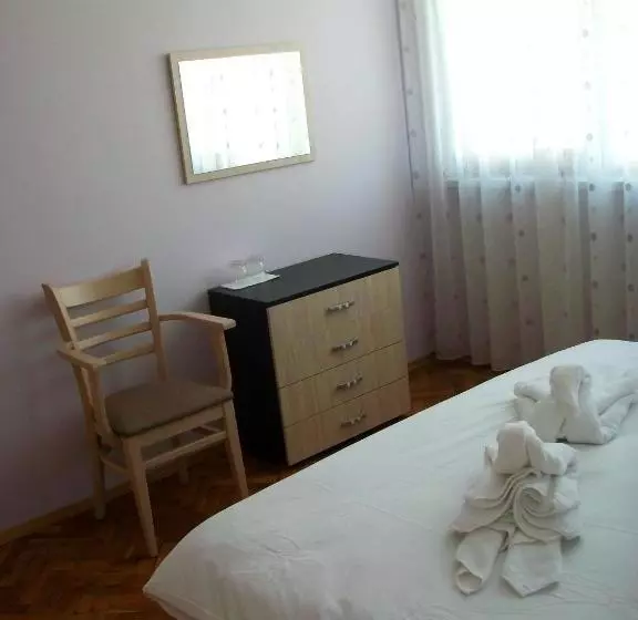 پانسیون Guest House Lilly