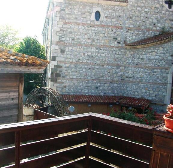 پانسیون Guest House Lilly