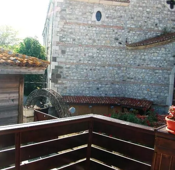 پانسیون Guest House Lilly