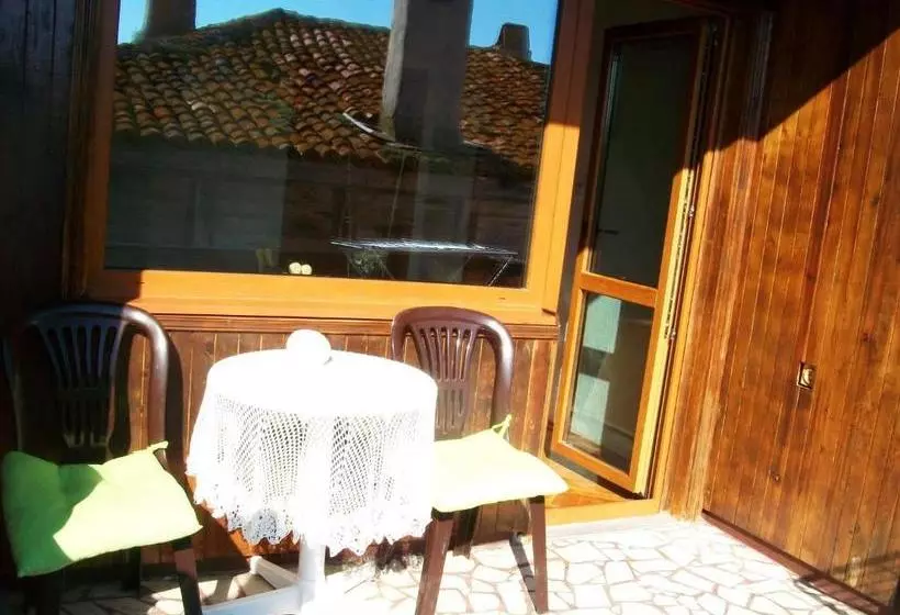 پانسیون Guest House Lilly