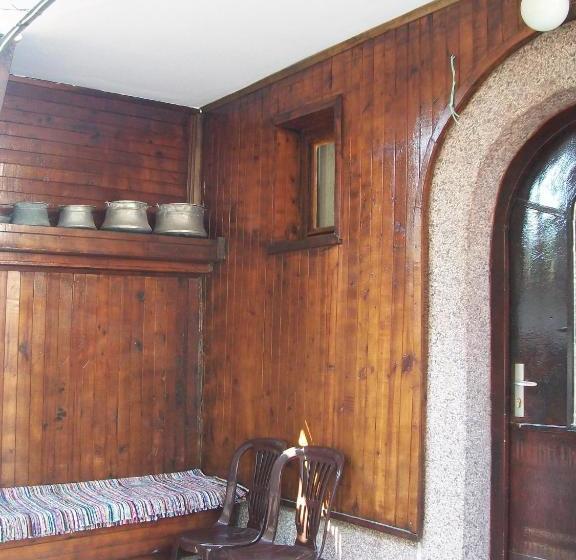 پانسیون Guest House Lilly