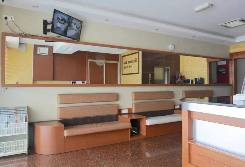 Retkeilymaja Season Inn Bintulu