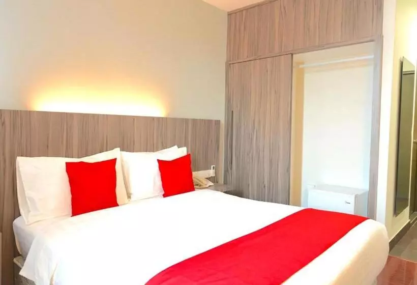 Retkeilymaja Season Inn Bintulu