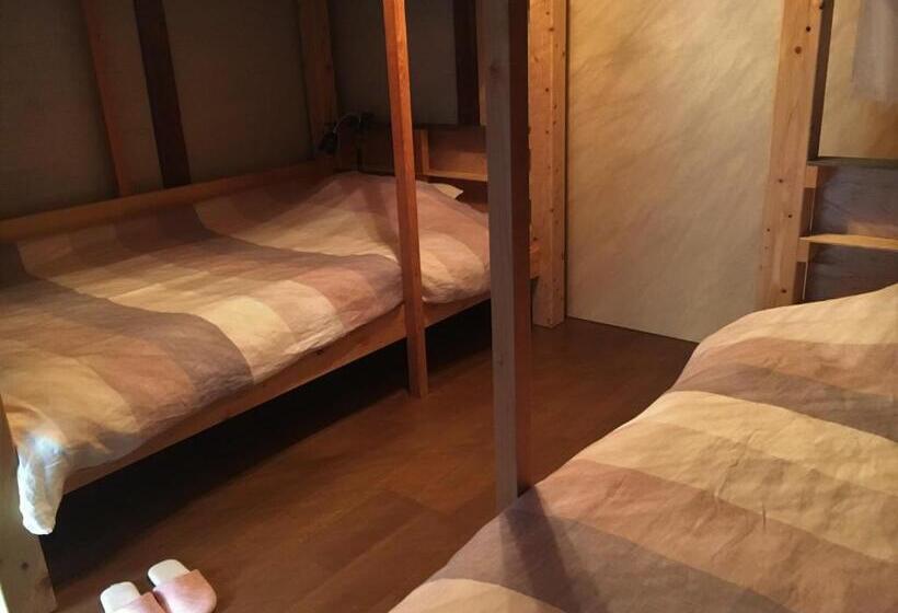 פנסיון Guest House Oku