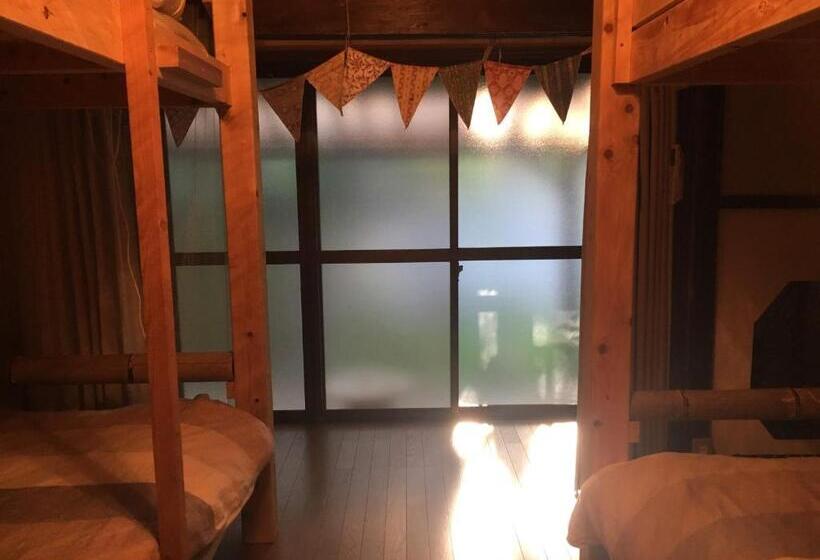 פנסיון Guest House Oku